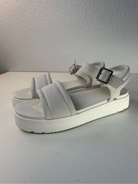 UGG White Platform Sandals Womens 7.5 Treadlite Buckle Summer Shoes